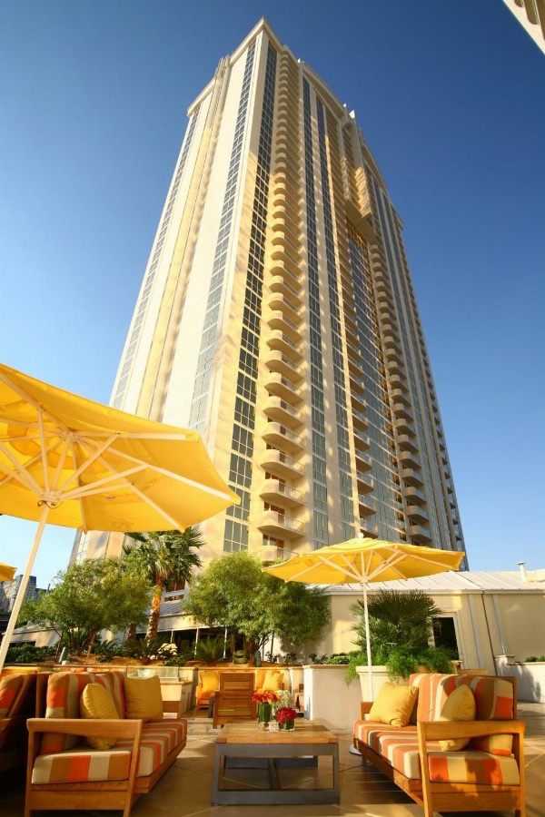 Luxury Suites International at The Signature image 4